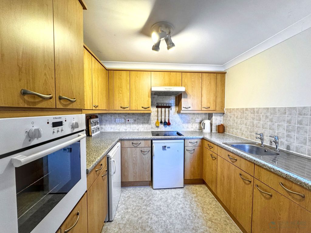 Property photo 2 of 12