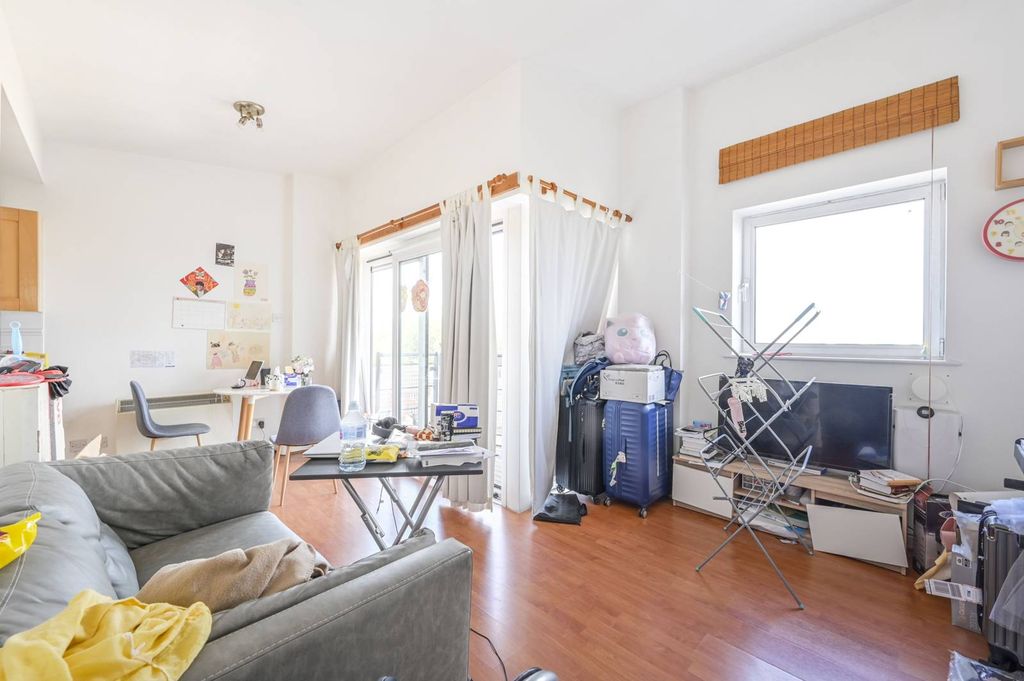 Property photo 3 of 7