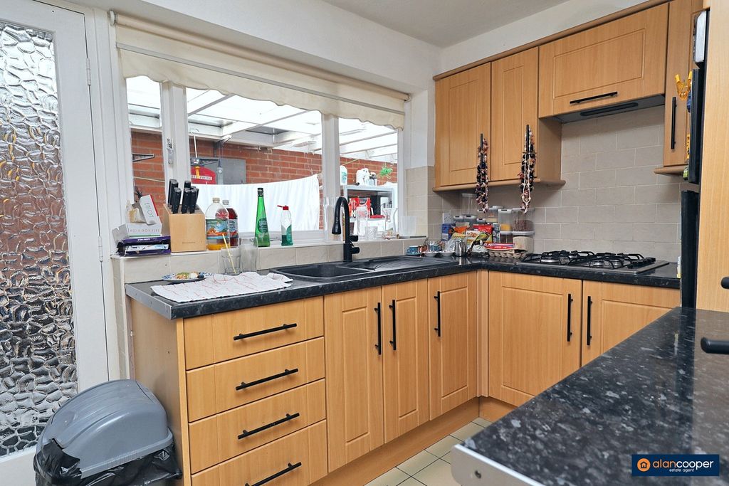 Property photo 2 of 20 4550762