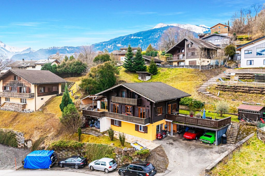 Property photo 2 of 12