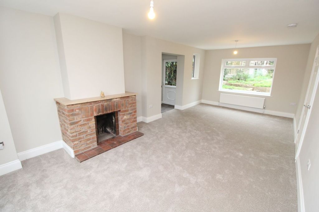 Property photo 2 of 22