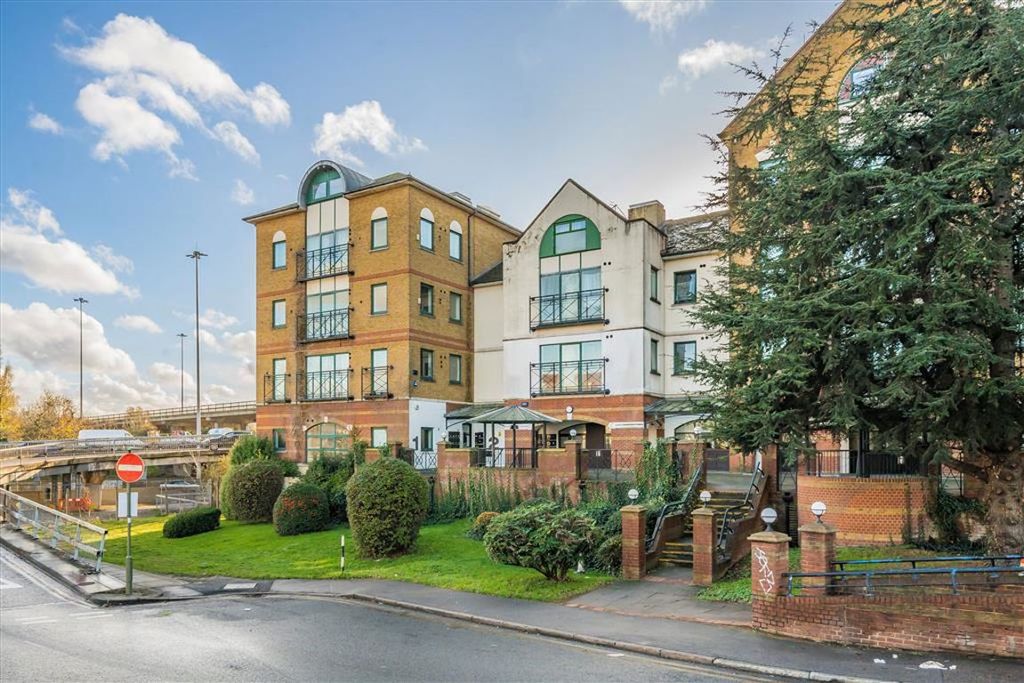 Property photo 1 of 4