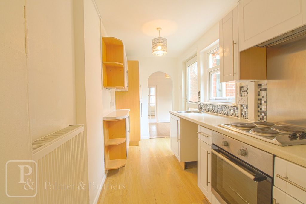 Property photo 2 of 12 Kitchen