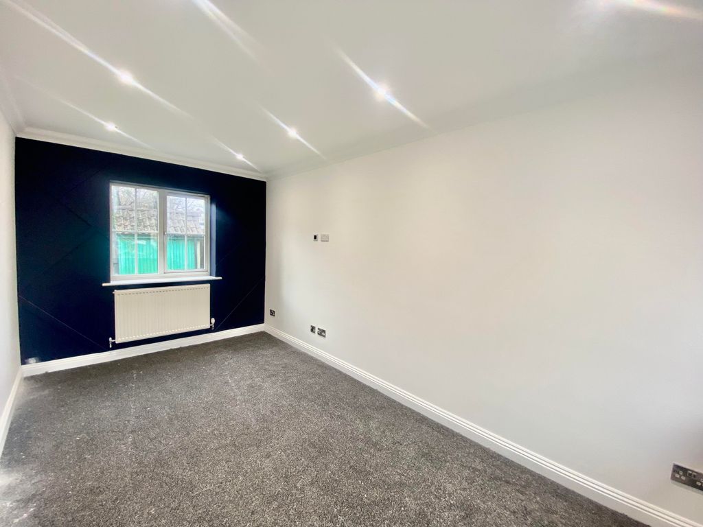 Property photo 2 of 9 Image