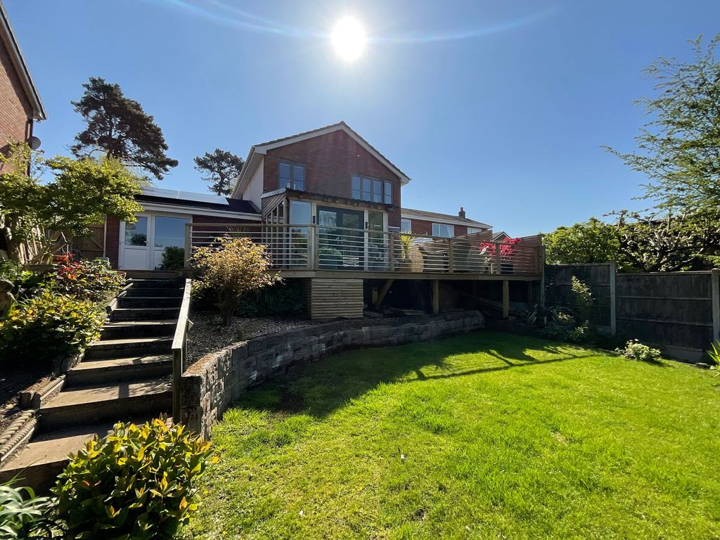 Property photo 2 of 33