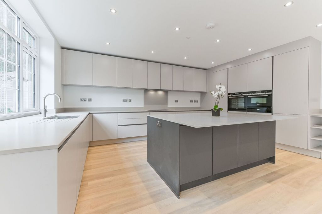 Additional image 4 of 7 bed detached house for saleAddiscombe Road, Croydon CR0