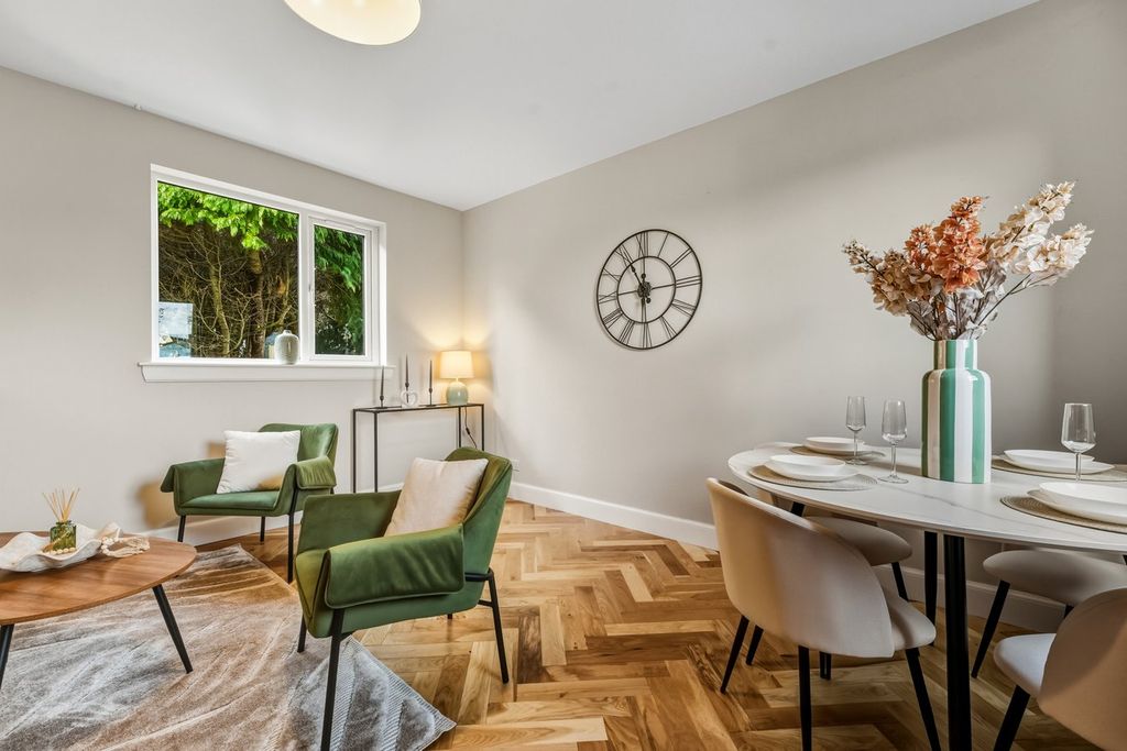 Property photo 2 of 26