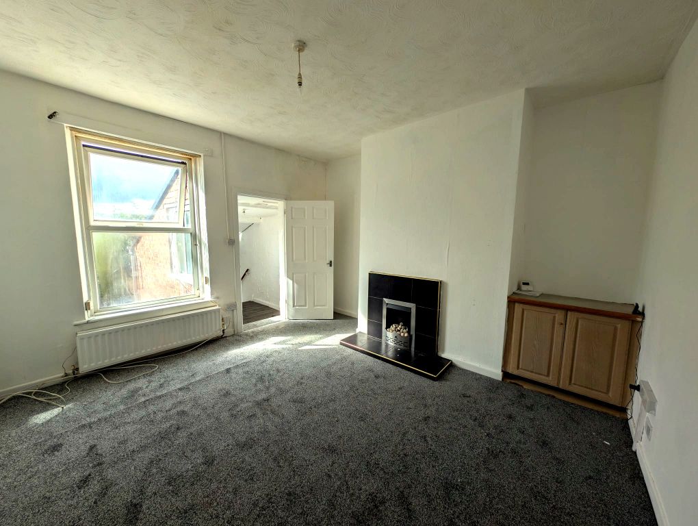 Property photo 3 of 9 Photo 2