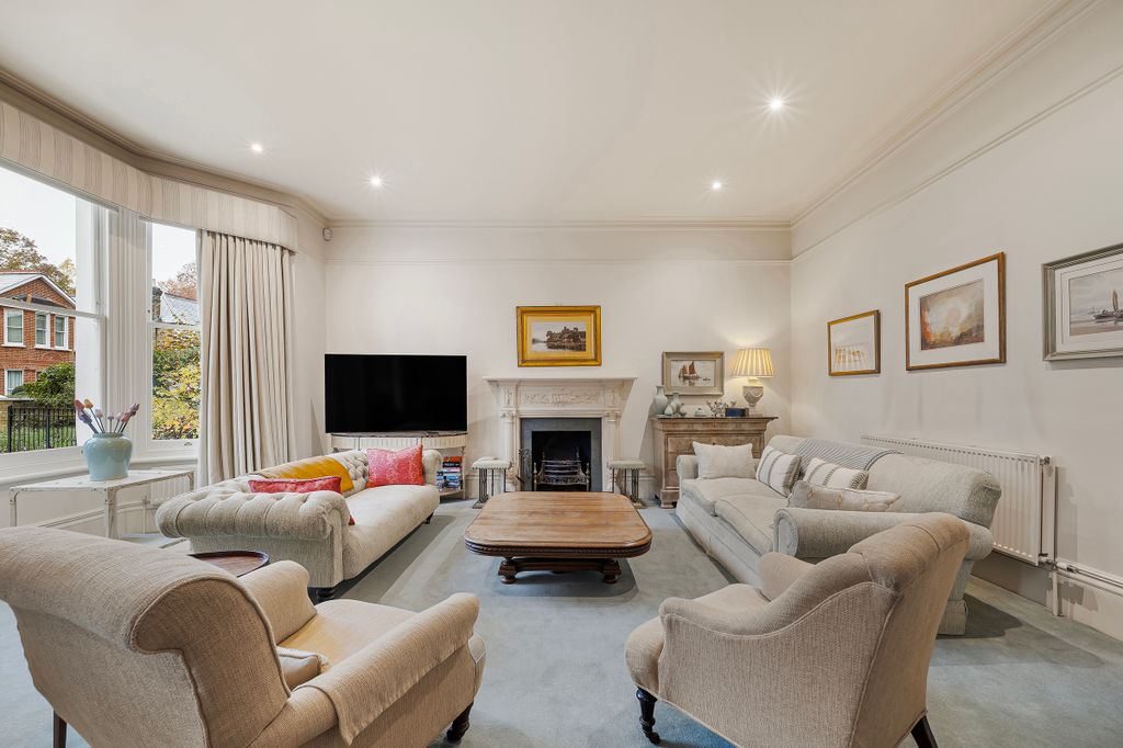 Property photo 3 of 18