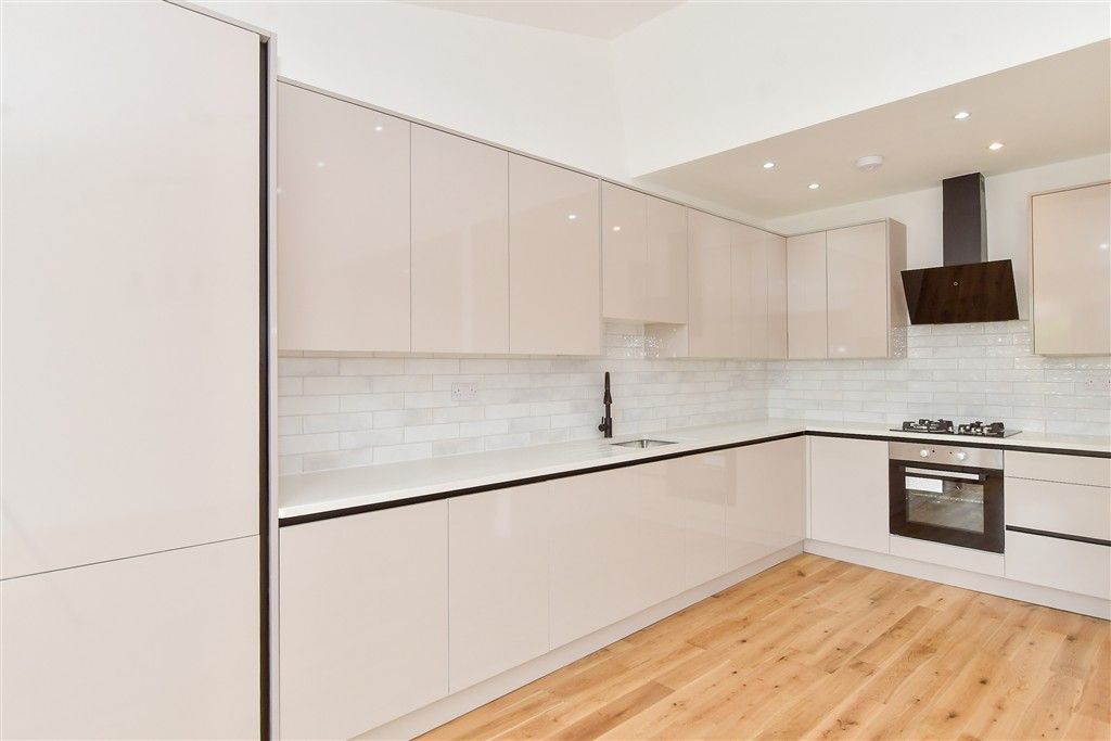 Property photo 3 of 18 Kitchen/Diner