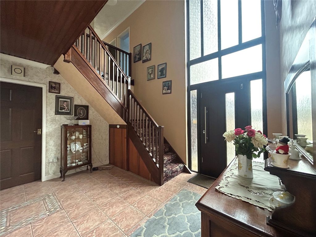 Property photo 2 of 24 Picture No. 14