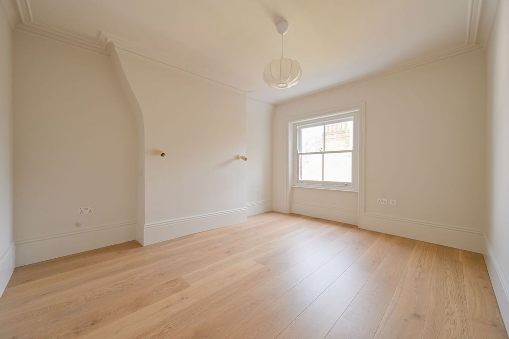 Property photo 3 of 8