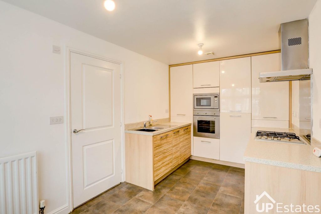 Property photo 3 of 14 Kitchen/ Diner