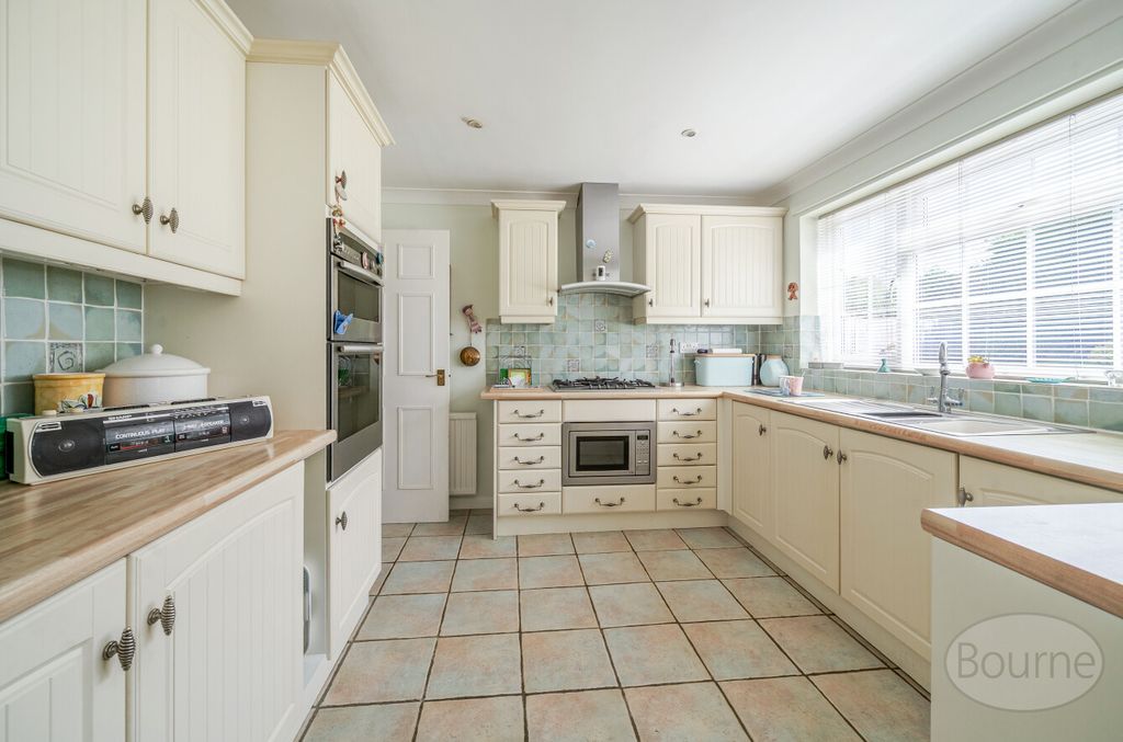 Property photo 2 of 19 394c1044-7Ac4-4F4...