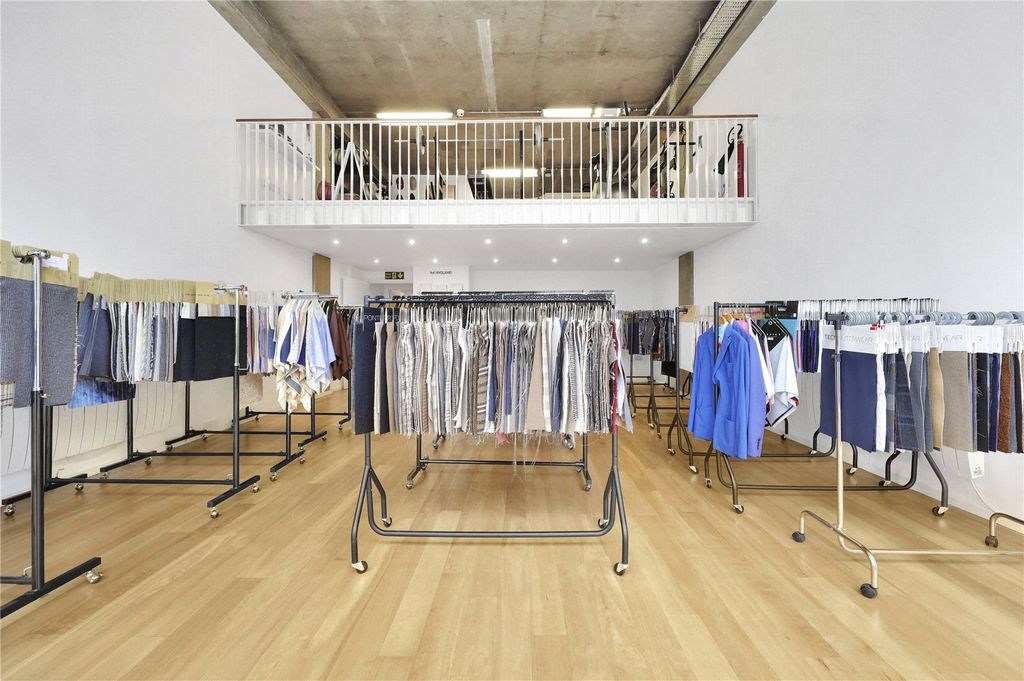 Property photo 1 of 25 Picture No. 32