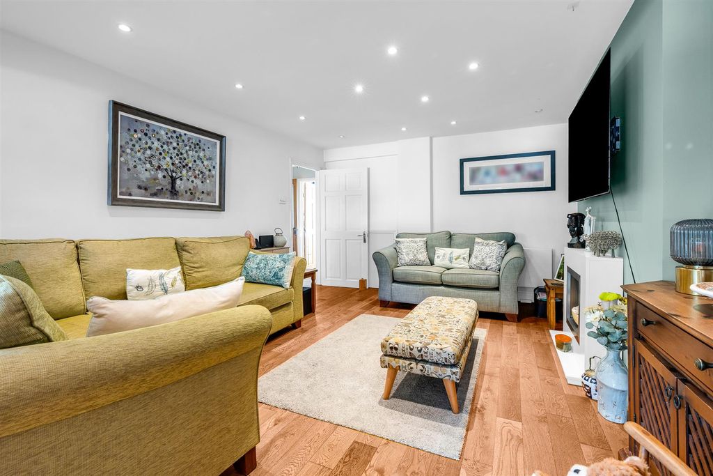 Property photo 3 of 34 Internal-21.Jpg