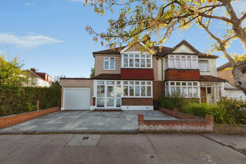 Property photo 2 of 18