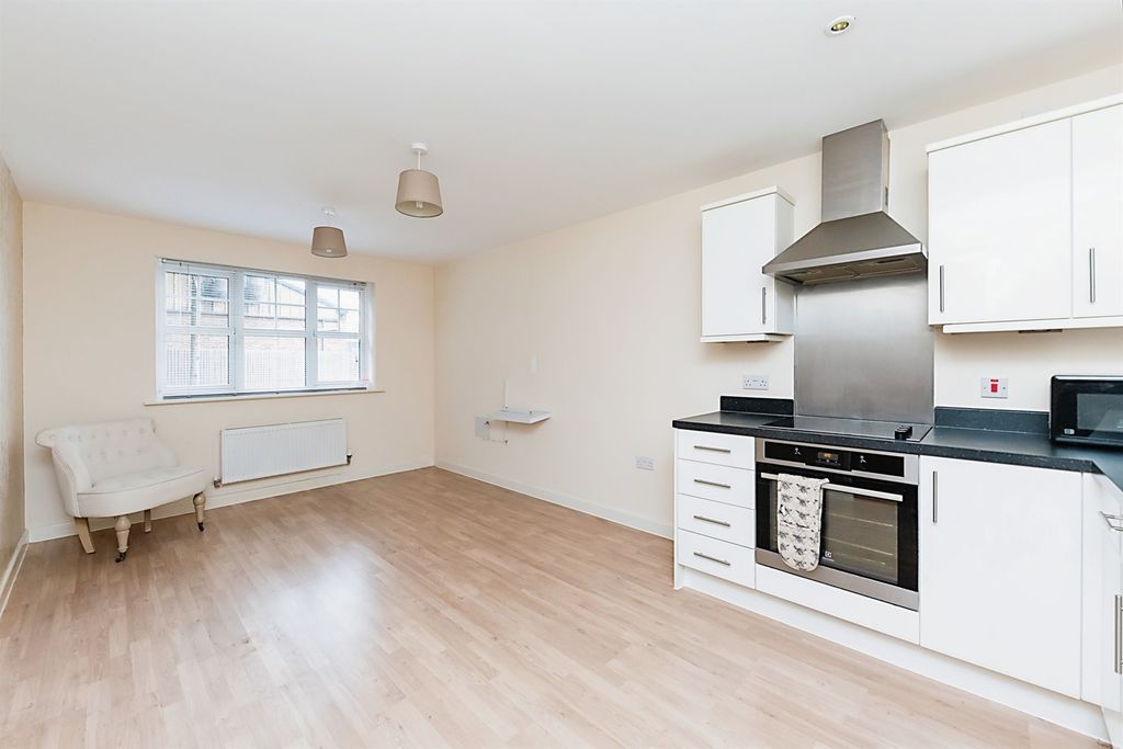 Property photo 2 of 14