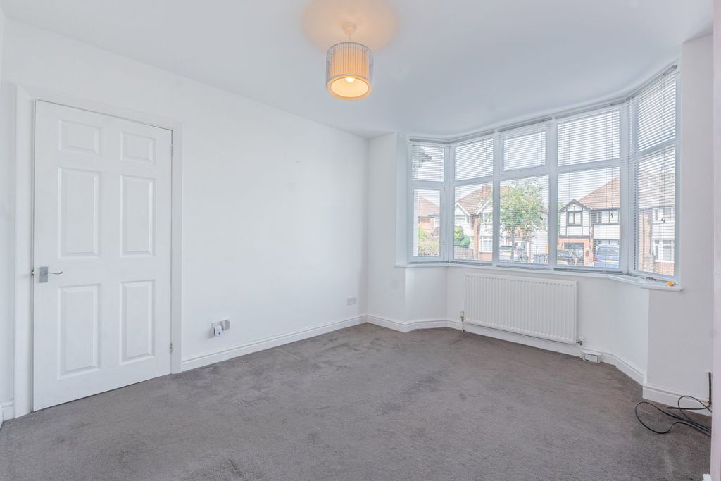 Property photo 3 of 23