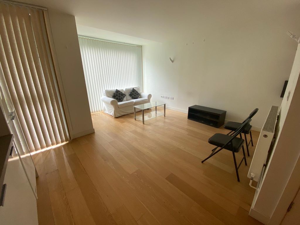 Property photo 1 of 6 Photo 6