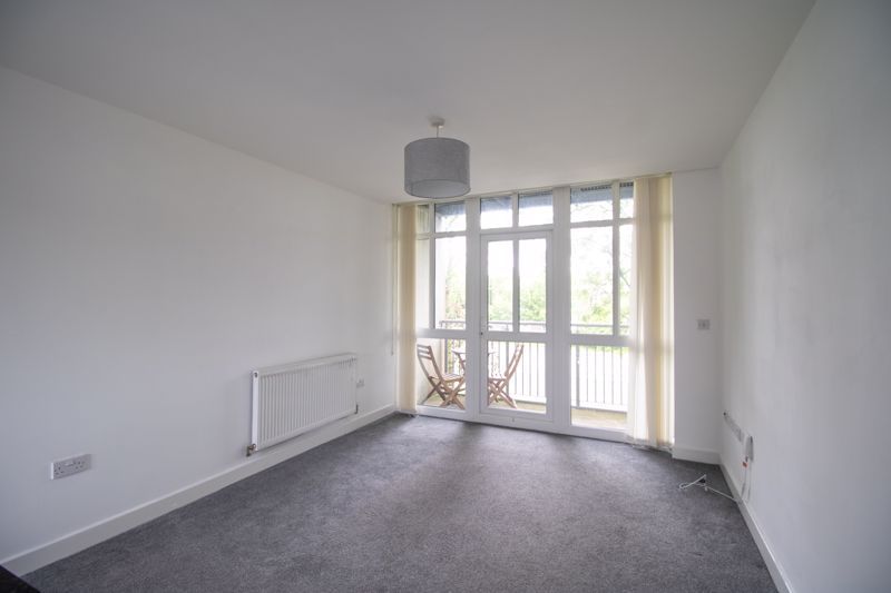 Property photo 2 of 10 Lounge