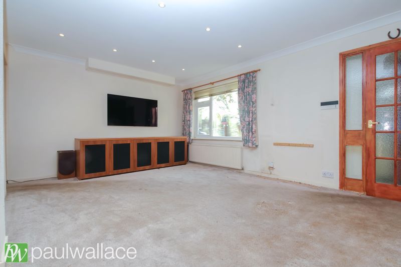 Property photo 2 of 13 Lounge