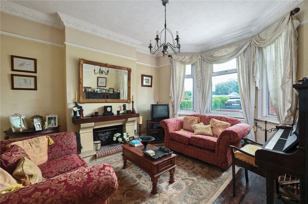 Property photo 2 of 12 Picture No. 11