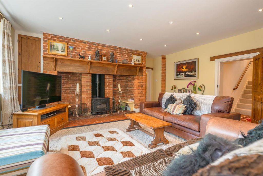 Property photo 3 of 33