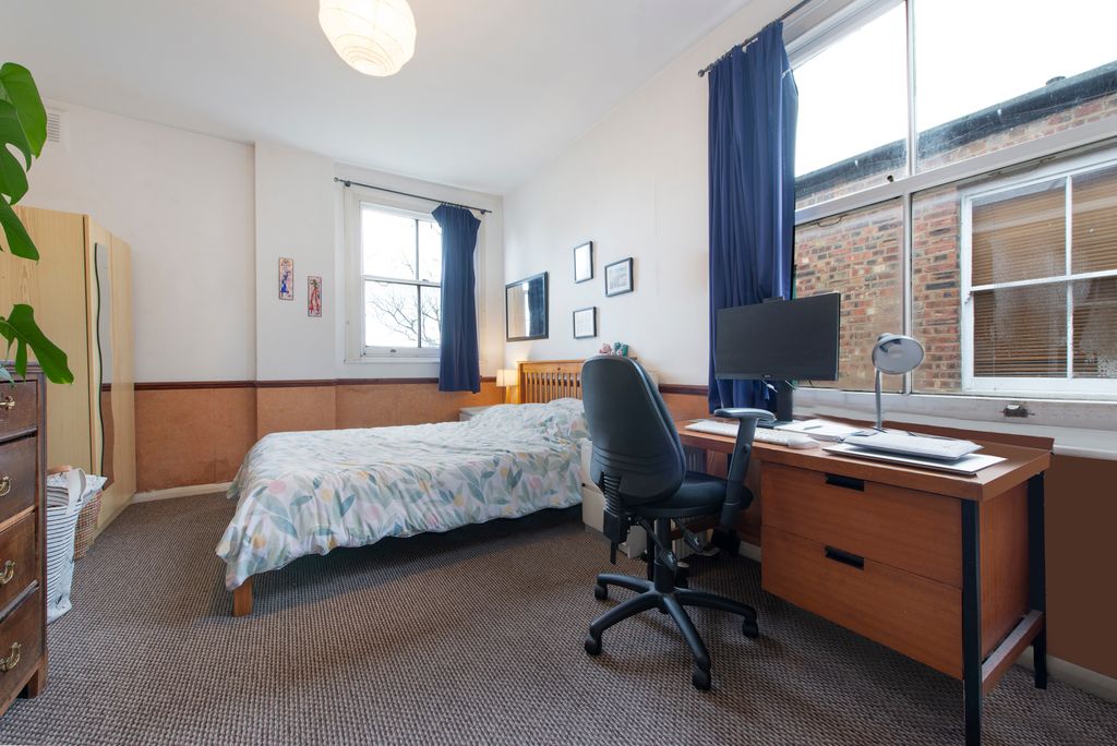 Property photo 2 of 20