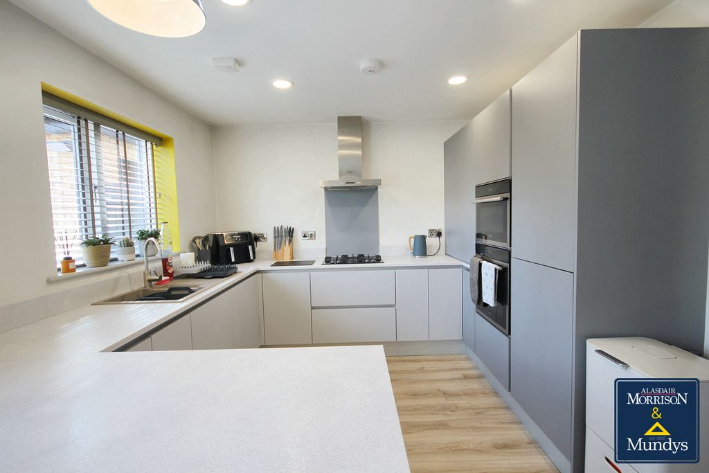 Property photo 2 of 17 Kitchen