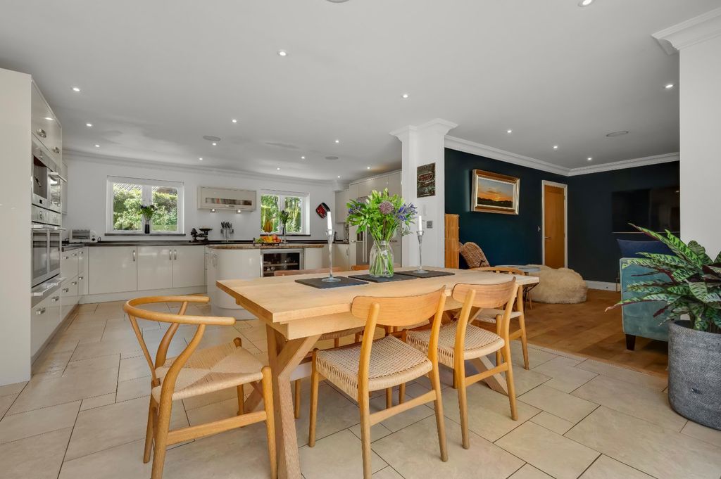 Property photo 3 of 18 Dining Room