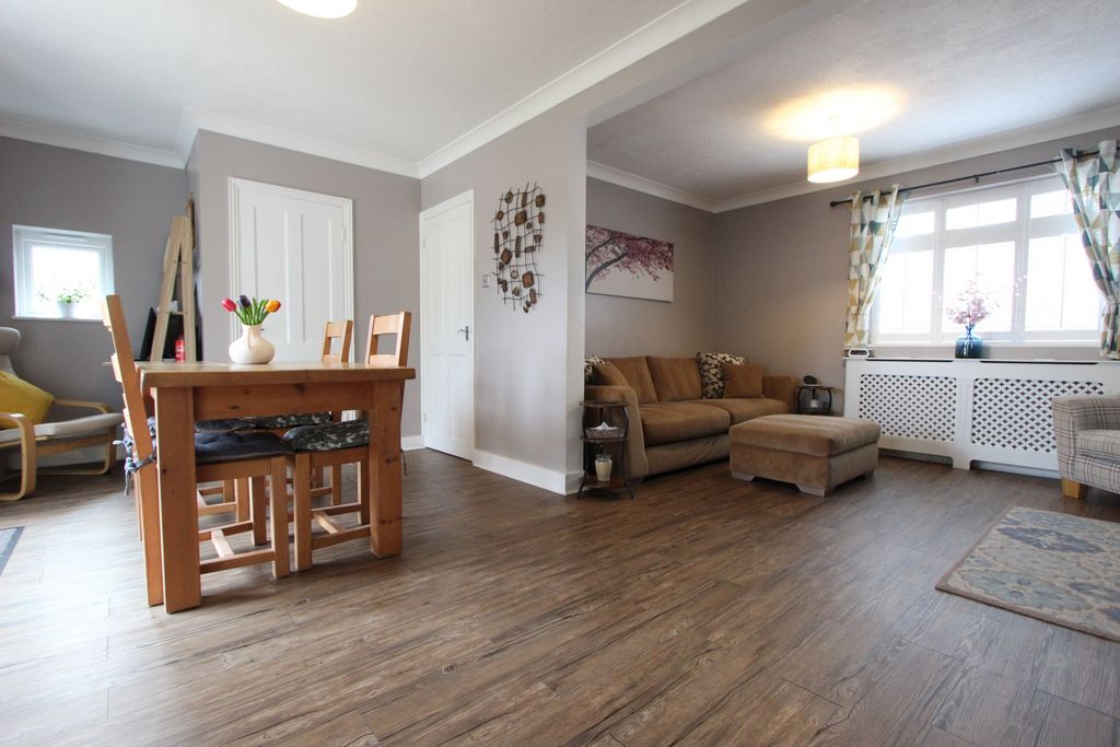 Property photo 3 of 17 Photo 16