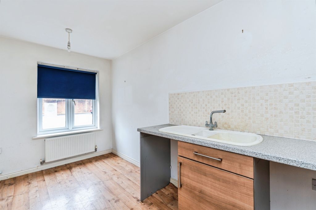 Property photo 3 of 21