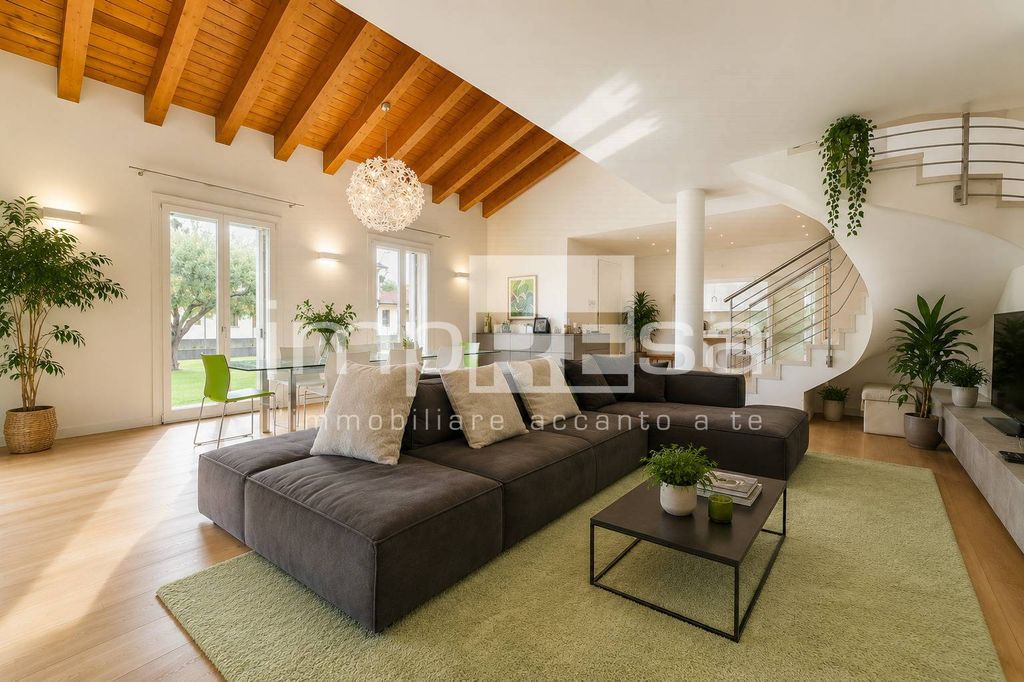Property photo 1 of 52