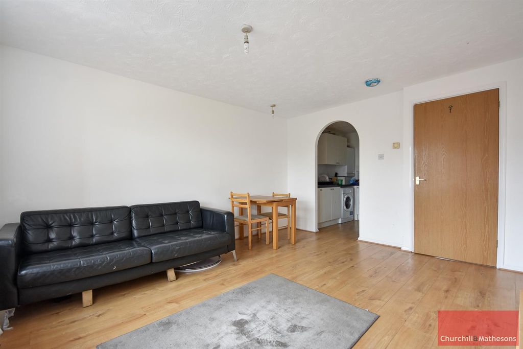 Property photo 3 of 7
