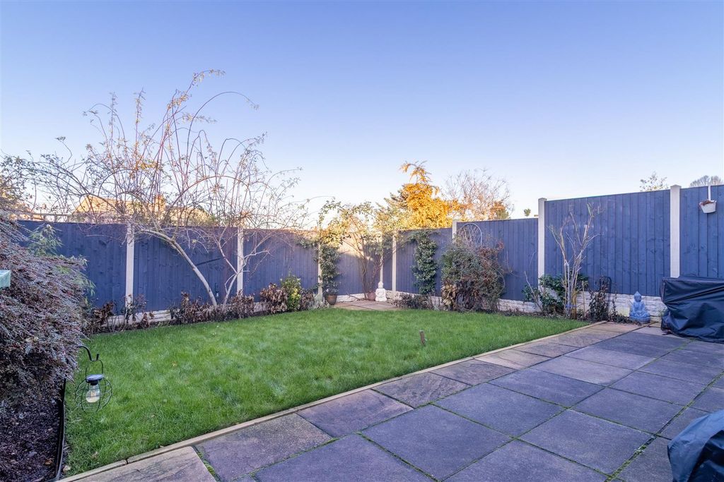 Property photo 2 of 27