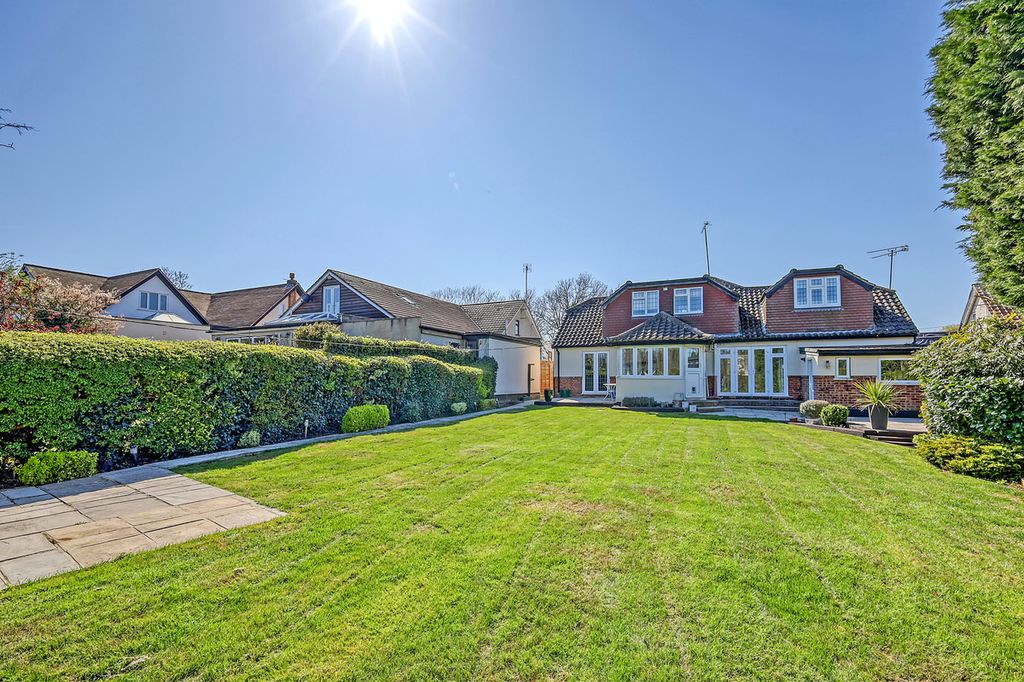 Property photo 2 of 32