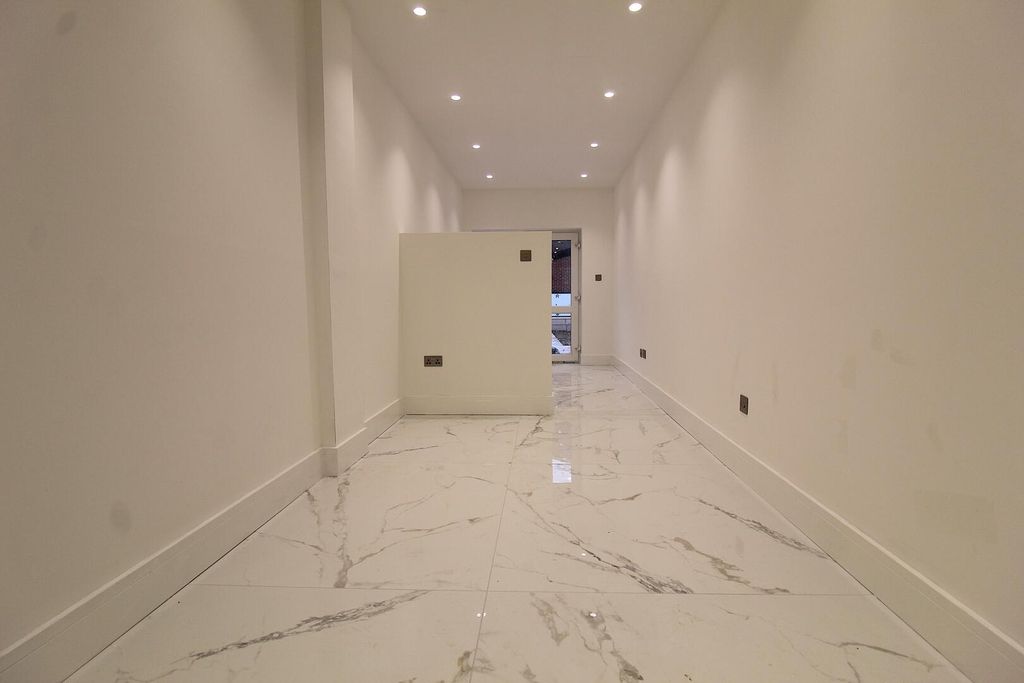 Property photo 3 of 8 Hallway