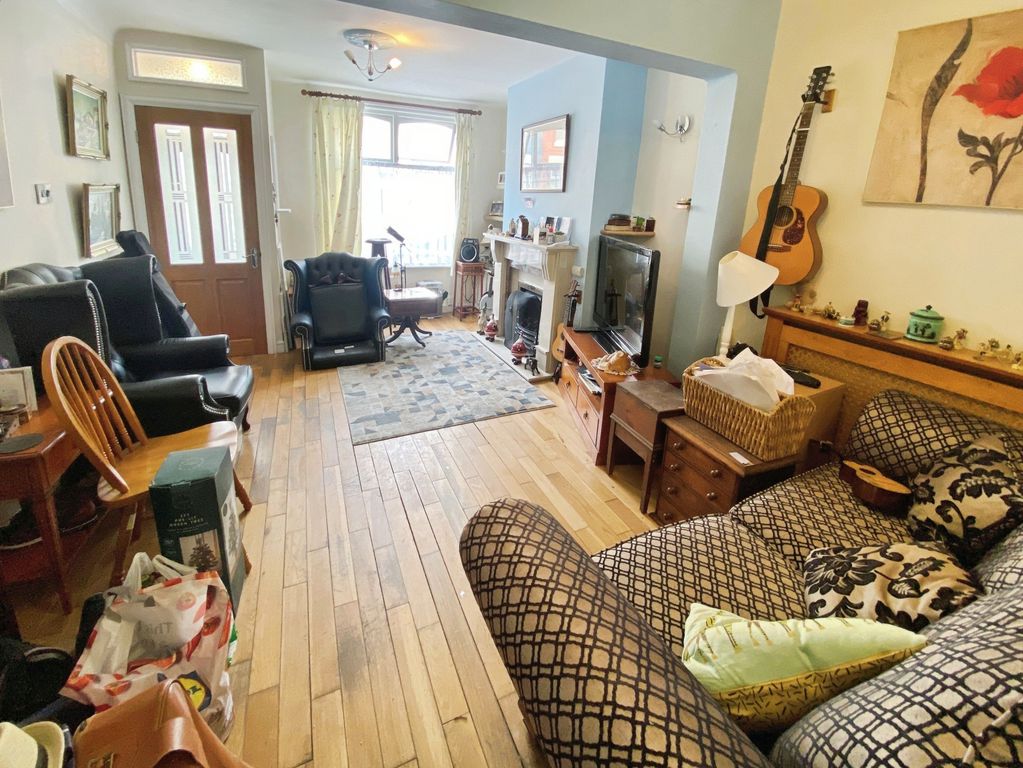 Property photo 3 of 7