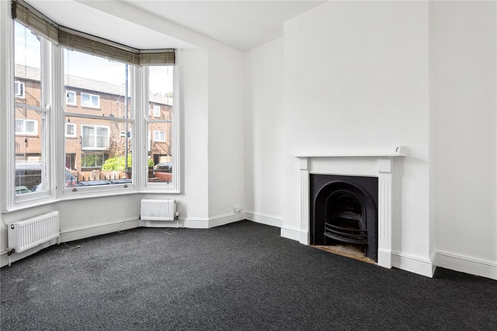 Property photo 3 of 12 Picture No. 05