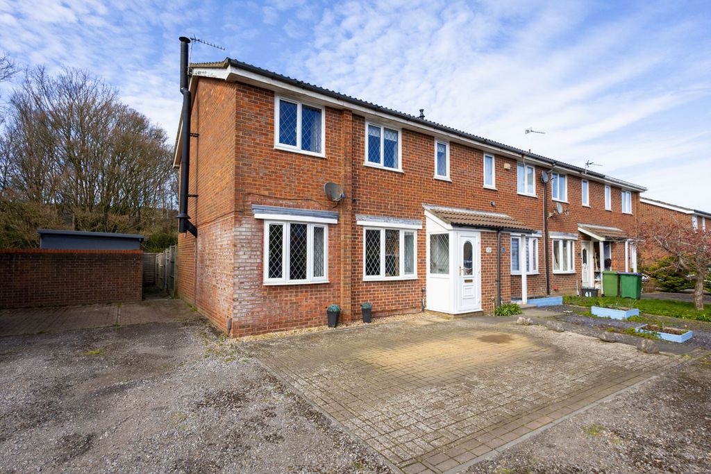 Property photo 1 of 17 Photo 2