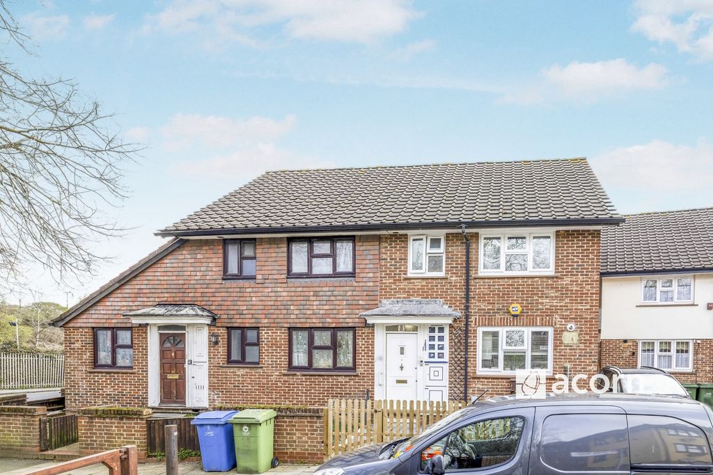 Property photo 3 of 18 External