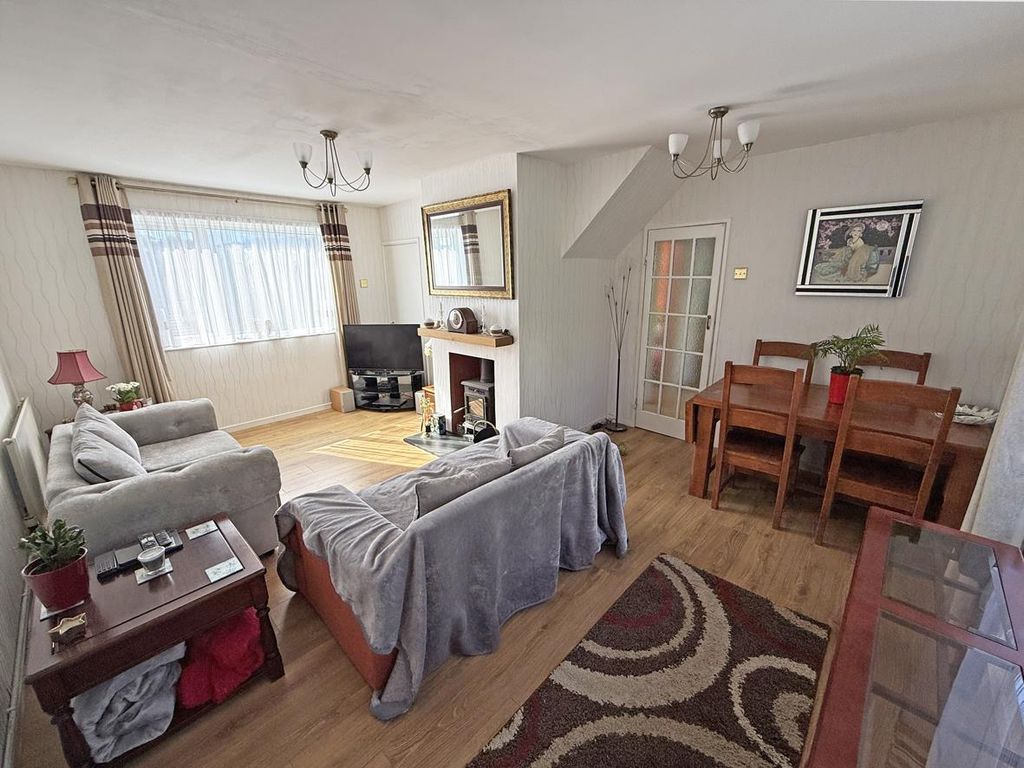 Property photo 2 of 18 Greystoke Avenue 55 - Living Room Front.Jpg