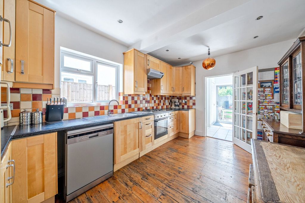 Property photo 3 of 14 Picture No. 12