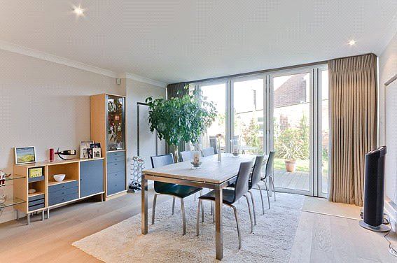 Property photo 2 of 8 Dining Area