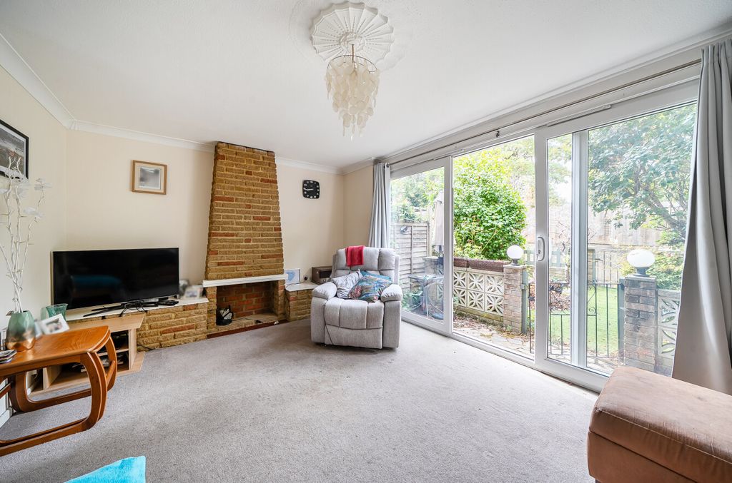 Property photo 2 of 11 1511695-8-6A996A4...