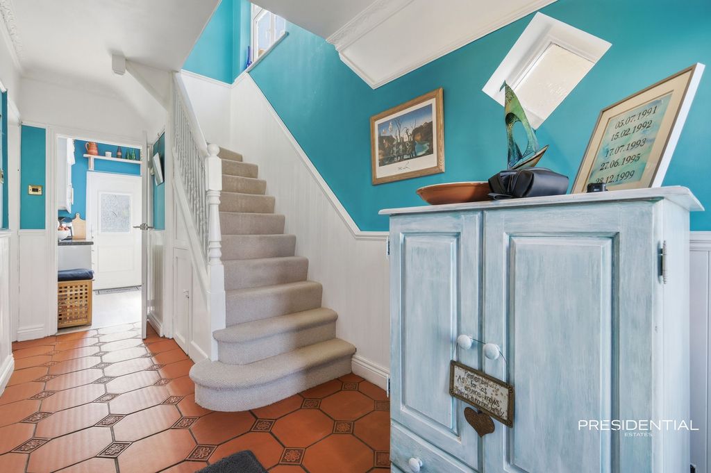 Property photo 2 of 24