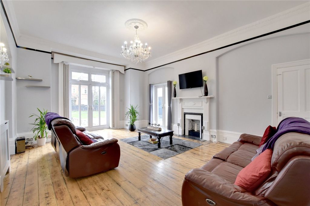 Property photo 2 of 39 Picture No. 01