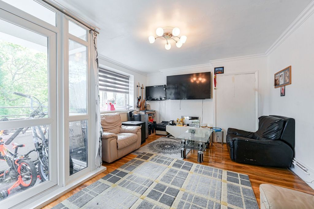 Property photo 2 of 14