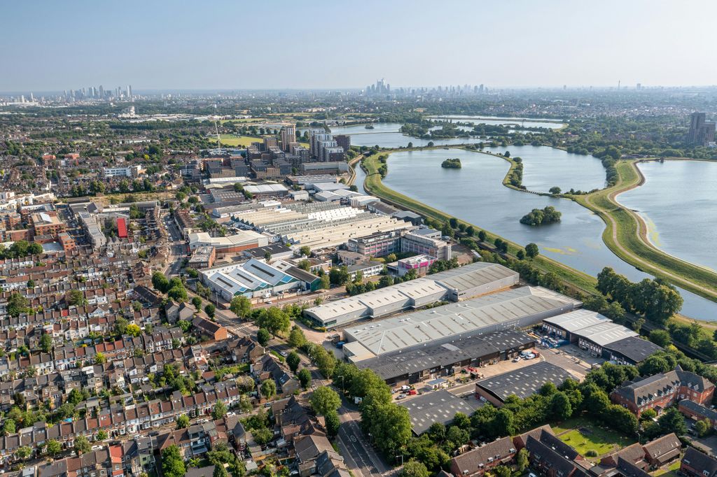 Property photo 1 of 13 Uplands Business Park 15.Jpg